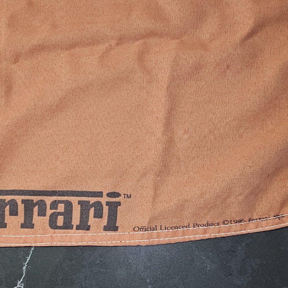 Vintage FERRARI-FLAG WAVES RED BANNER LANDSCAPE SIGNED BY PHIL HILL (Rare) - Picture 3 of 8